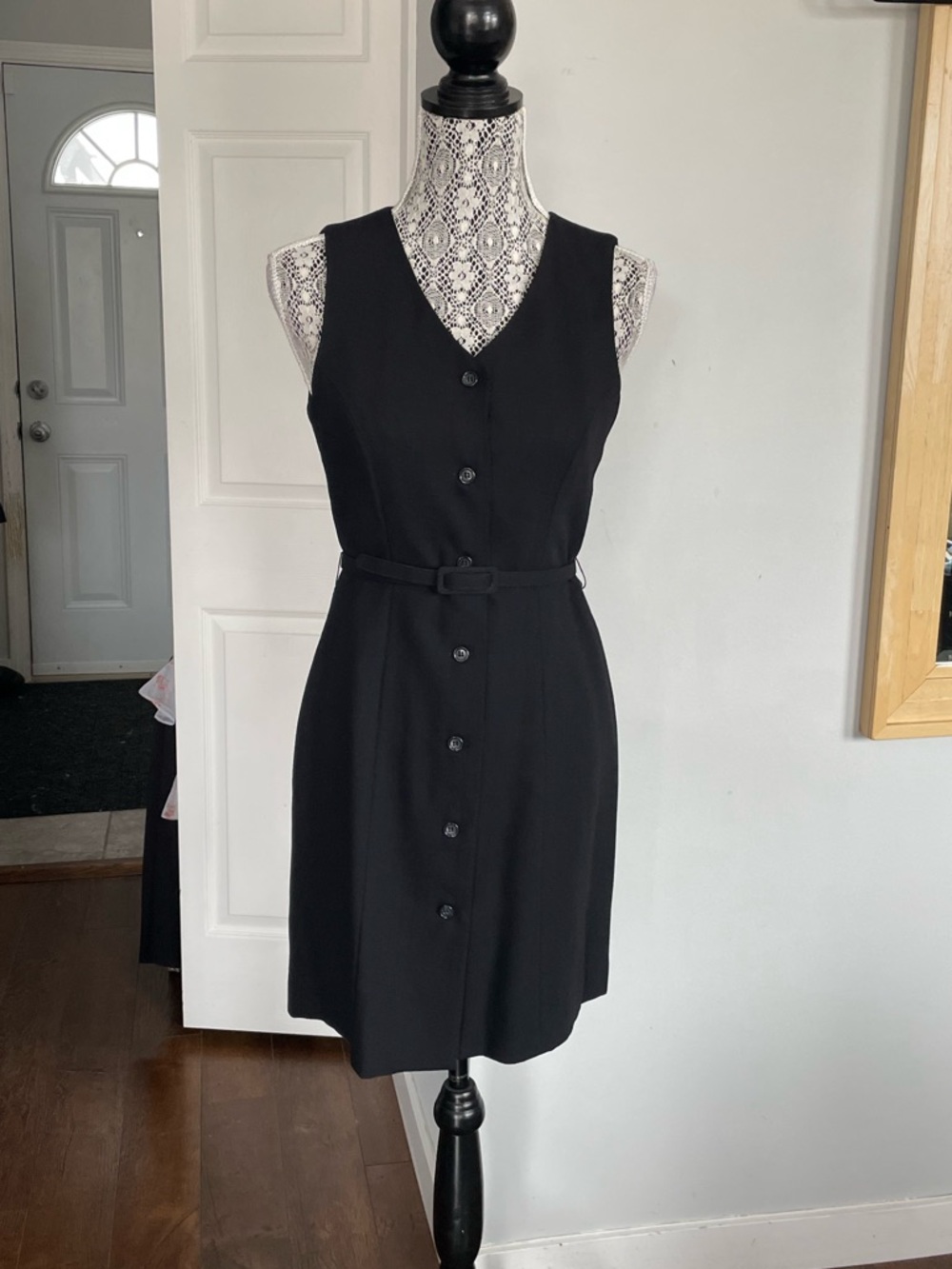 Vintage 🇨🇦 Made Wool Blend Button Down Removable Belt Midi Dress. Size 6. Black